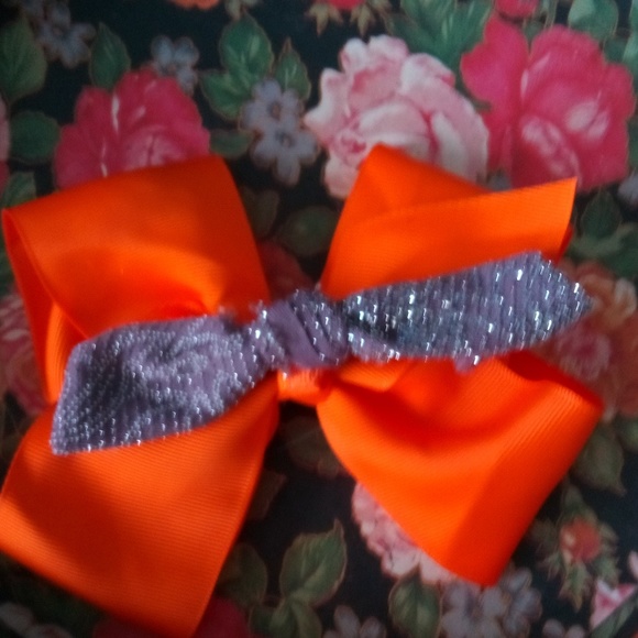 Bows - Picture 2 of 5